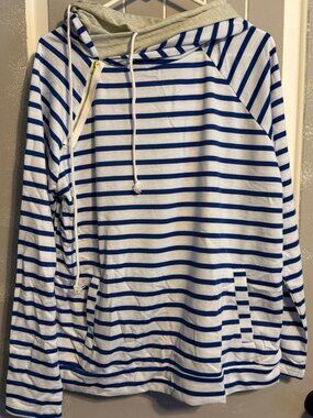 Soto Lifestyle Women’s Hoodie Drawstring Pockets White Blue & Gray XL NIP New